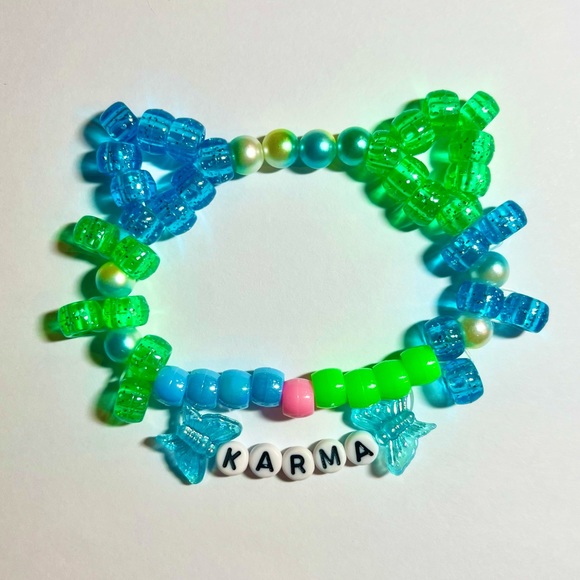 Karma is a Cat Taylor Swift Eras Tour Cat-Shaped Friendship Bracelet - Picture 11 of 11